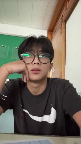 너 표정 자꾸 생각나잖아
