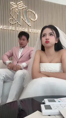 Kệ mình nhắm mắt iu lunnnn 🙈😌🙈#weddingdress #xuhuong #398xãdan #viraltiktok 