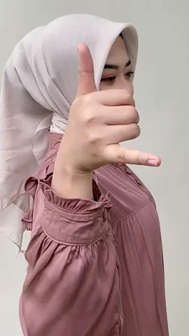 Gamis nggak harus ribet! Ini dia gamis favoritku—jatuhnya cakep, bahannya adem banget 😍 Auto jadi bestie-nya lemari kamu! Mau? Langsung cek dikeranjang kuning 🛒 #GamisKekinian #fyp #MuslimahStyle #GamisMurah