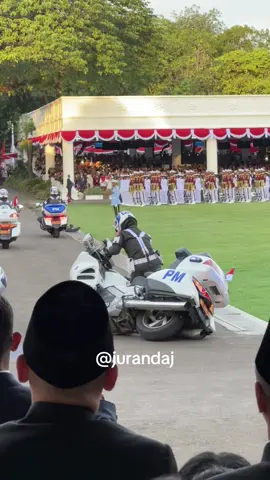 Kasian sampe ditinggal rombongan yang depan. #17agustus #17agustus2025 #paskibraka2025 #istanamerdeka #polisimiliter 