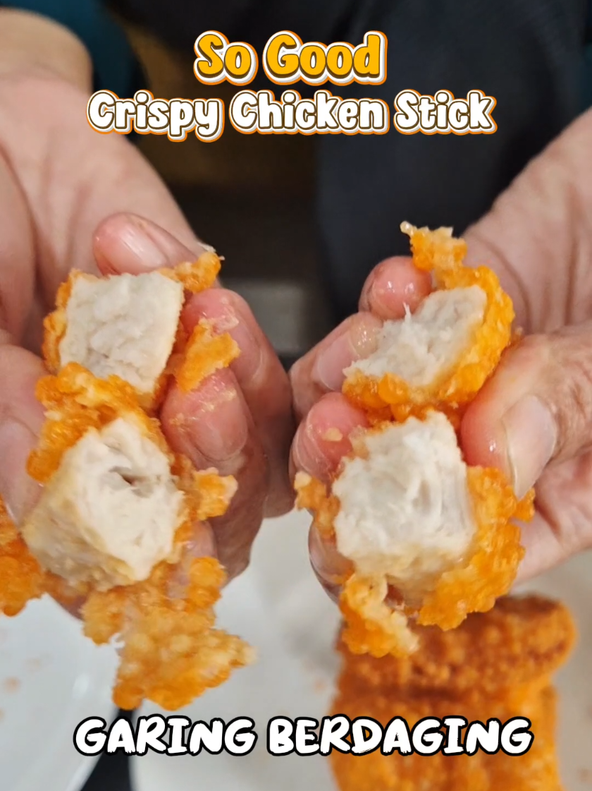 🚲 Gowes niatnya cari angin segar, eh malah nyungsep 🤦‍♀️ Mood langsung drop, perut juga keroncongan. Untung ada penyelamat: SO GOOD Crispy Chicken Stick! ✨ Garing di luar, JUICY & MEATY di dalam, plus tinggi protein buat isi ulang tenaga. Cara simpel tapi berhasil banget bikin mood aku #BikinMoodAutoGood 😋💚 @sogoodid  #SOGOODCrispyChickenStick #MoodAutoGood #GaringBerdaging #GenZVibes 
