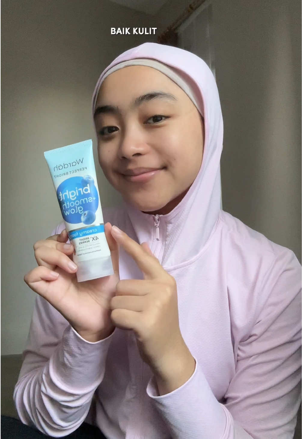 Pori Bersih, Bye Kusam! Pakai Perfect Bright Facial Wash dan Lightening Facial Wash untuk join #circlewardah yang porinya bersih dan glowing, say no to kusam! #PoriBersihByeKusam #CircleWardah #CircleWardahChallenge #gengglowing 
