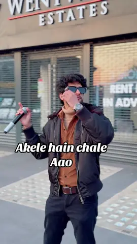 Akele hain chake aao.. #london #amirhashmi 