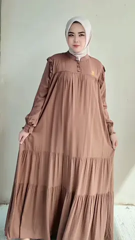 Kenapa harus pilih rayon twill? ✔️ Adem & ringan ✔️ Nggak nerawang ✔️ Jatuhnya elegan Kamu bisa tampil anggun tanpa ribet! Yuk, cek dikeranjang kuning 💕 #GamisRayonTwill #GamisHarianElegan