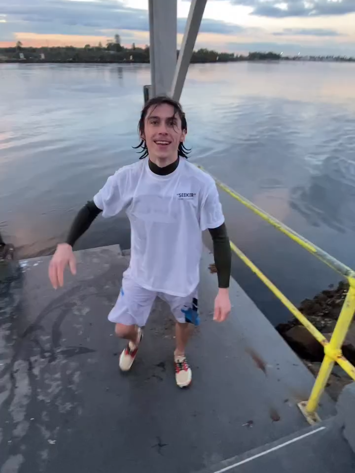 2 months post operation feeling amazing 💪🏼 Want to wait a little longer before starting to døds and jump higher. Really stoked just to be sending small stuff at the moment. I am also really keen to come at døds in a new and more creative way this time as-well. Super grateful for the people around me. #cliffjumping  #døds #philosophyofsend #valigraham #australiandaredevil