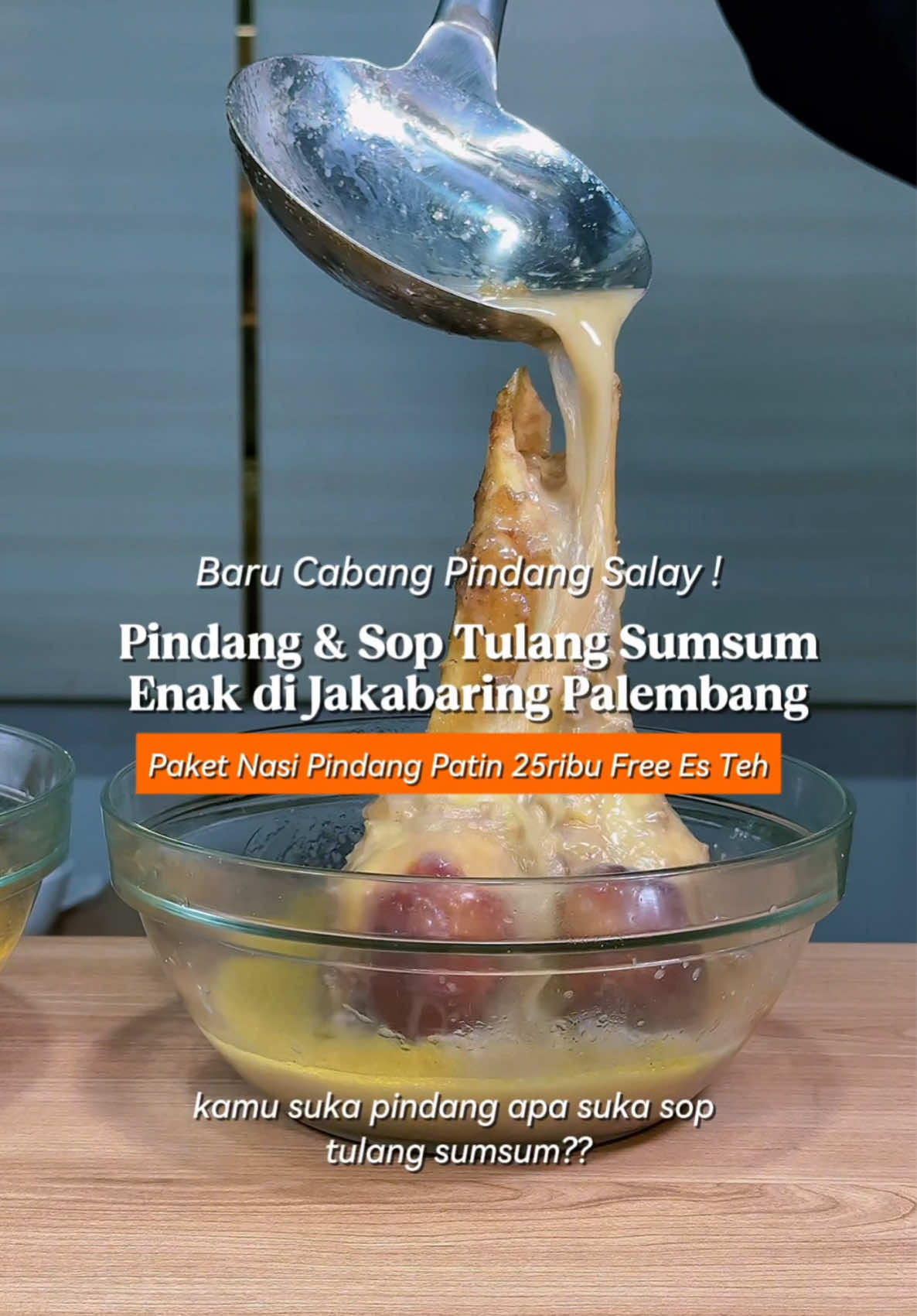 Pindang Salay Jakabaring buka cabang nih Guys! @pindangmboktien tapi masih daerah Jakabaring juga ya depan Dekranasda!  Disini selain makan pindang, ada juga Sop & Soto Jakarta dari @sopsotokhalifa  Ada menu sarapan, Snack dan minuman kekinian juga disini Guys, jadi lengkap banget ya! Lagi ada promo nih paket nasi pindang patin hanya 25ribu Free es teh dari tgl 20-22 Agustus aja ya! Jadi buruan mampir! PINDANG MBOK TIEN by. Pindang Salay Jakabaring 📍 Jl. Gub. H. Bastari seberang Dekranasda Jakabaring Palembang Buka 06.00-20.00  #pindangpalembang  #lidiajajan  #pindangmboktien #pindangsalayjakabaring  #pindangpatin   