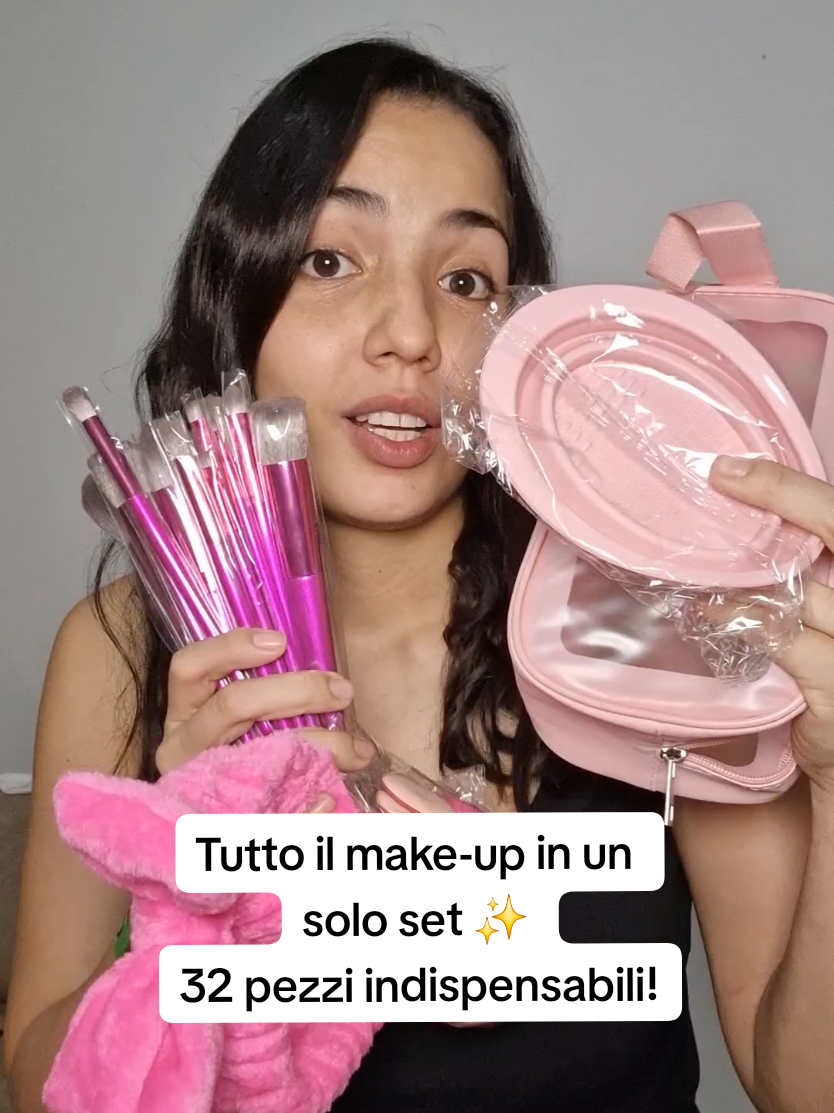 💖 Pennelli + spugnette + accessori = il set make-up che TUTTE stavamo aspettando!   Con 32 pezzi super completi puoi fare la base, l’ombretto, il contouring e i dettagli senza spendere una fortuna 😍   ✅ Setole morbide e precise   ✅ Spugnette versatili per ogni tipo di fondotinta   ✅ Pochette inclusa per portarlo sempre con te   Perfetto sia per principianti che per make-up artist 💄   A soli 21,51€ con spedizione gratuita 🚚✨ #makeupitalia #pennellimakeup #beautyroutine #beautyset  #makeupaddict 