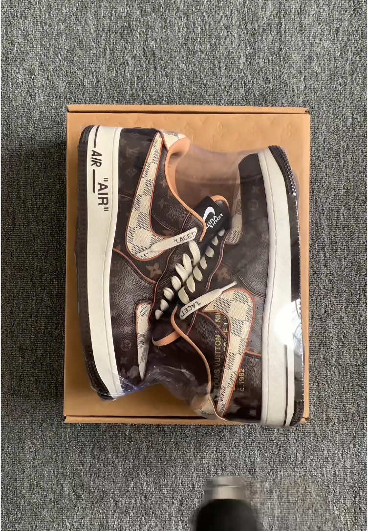 🤎#menfashion #fashiontiktok #fyp #styleinspo #fashion #outfitinspo #fashiondesigner #luxuryshoes #tiktokviral #goviral 