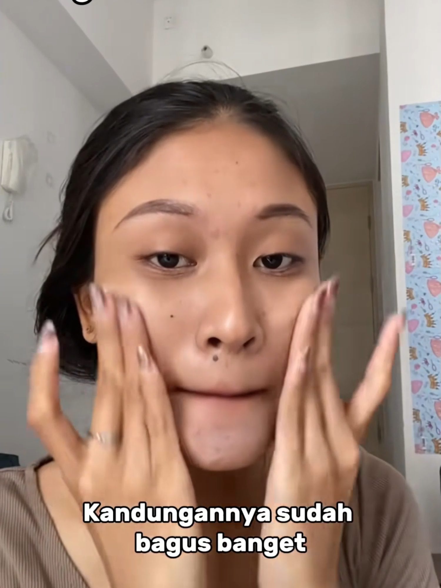 Yang ini kalian wajib coba guyss😉✨#brighteningcream #chalonesebrighteningcream #chalonesebrightening #creamchalonese #bpomdanhalal✅ #bumilbusuiaman🥰 #flekhitambandel #wajahkusam #chaloneseskincare #daycream #flekhitam #niacinamide #glowskin #rekomendasiskincare #chalonesecreamwhiteningandfreckleremoval #promoskincare #diskonakhirbulan