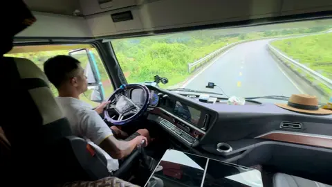 Thág gì mà đói việc thế nagy ...
