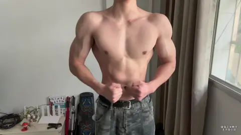#健身 #日常訓練 #薄肌男孩 #自律 #薄肌 最完美的身材就是薄肌嘍