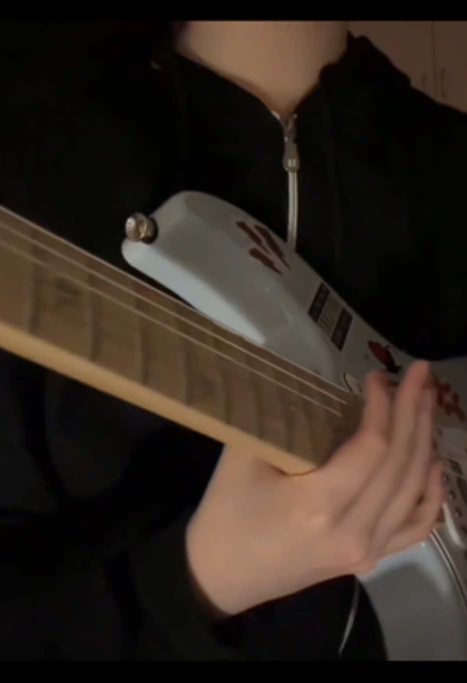 (Reverb) There’s Nothing Holdin’ Me Back - Shawn Mendes #fyp #electricguitar #guitartok #shawnmendes #guitarcover 
