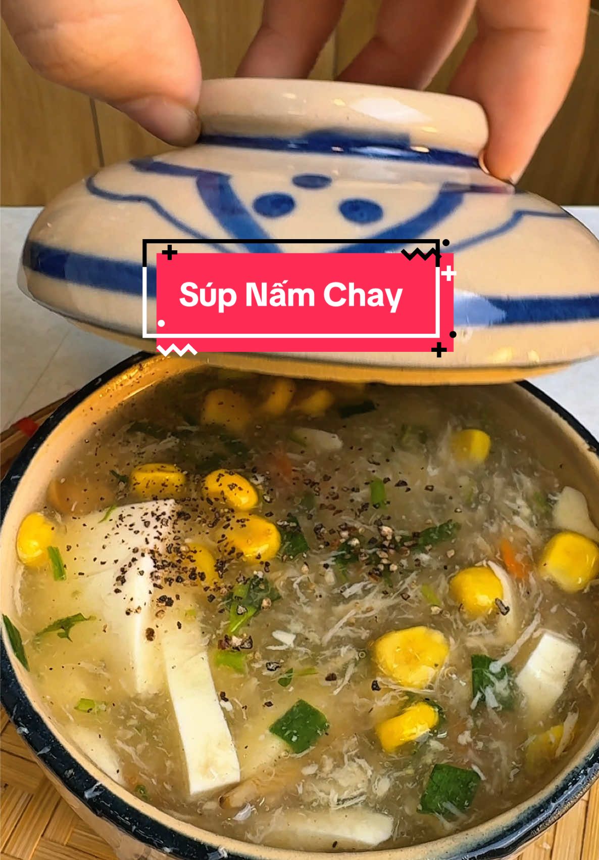 Đang thấy mệt trong người, xót trong dạ mà đang ăn chay thì thử liền chế nước sôi vô viên súp này 2phút sau là có ăn rồi #bepcuagiao #LearnOnTikTok #mukbang #isoup #supanlien #monchay #vulanbaohieu 