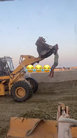 الشعب الصيني ماله حل 😂😂😂😂