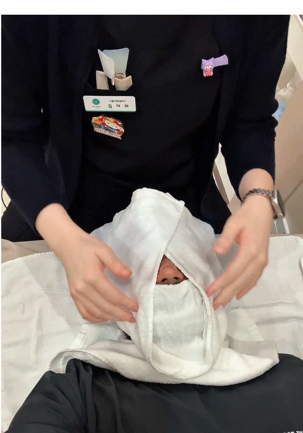 Skin glow unlocked 🔑✨ Tried the Lhalapeel treatment at Dr. Evers Busan Seomyeon branch 💆‍♂️ Result? Hydrated, smooth, and glowing skin 🔥 A must-try if you’re in Korea! 🇰🇷 @DR.EVERS CLINIC GLOBAL @DR.EVERS CLINIC EVENT  #DrEvers #DrEversGlobal #DrEversClinic #foryou #foryoupage 