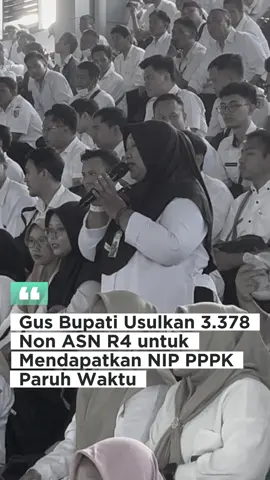 Sebagai Bupati, saya menyadari betapa besar pengabdian para tenaga Non ASN di Kabupaten Jember. Mereka telah lama berjuang tanpa pamrih untuk mendukung pelayanan kepada masyarakat. Awalnya, formasi yang tersedia hanya 190 orang, namun setelah melalui musyawarah bersama jajaran pemerintah daerah, serta dengan penuh kerendahan hati saya melakukan shalat istikharah memohon petunjuk Allah SWT, meminta petunjuk Umi saya serta arahan guru-guru serta para kiai, akhirnya saya memutuskan untuk mengusulkan 3.378 Non ASN R4 agar mendapatkan NIP PPPK Paruh Waktu. Langkah ini bukan sekadar angka, tapi wujud ikhtiar agar mereka yang sudah lama mengabdi bisa mendapatkan kejelasan status, kepastian, dan penghargaan yang layak atas dedikasinya. Mari kita doakan bersama, semoga ikhtiar ini berjalan lancar dan membawa keberkahan untuk seluruh masyarakat Jember.  #GusBupatiJember #ASN #PPPK #JemberMaju #PengabdianUntukNegeri