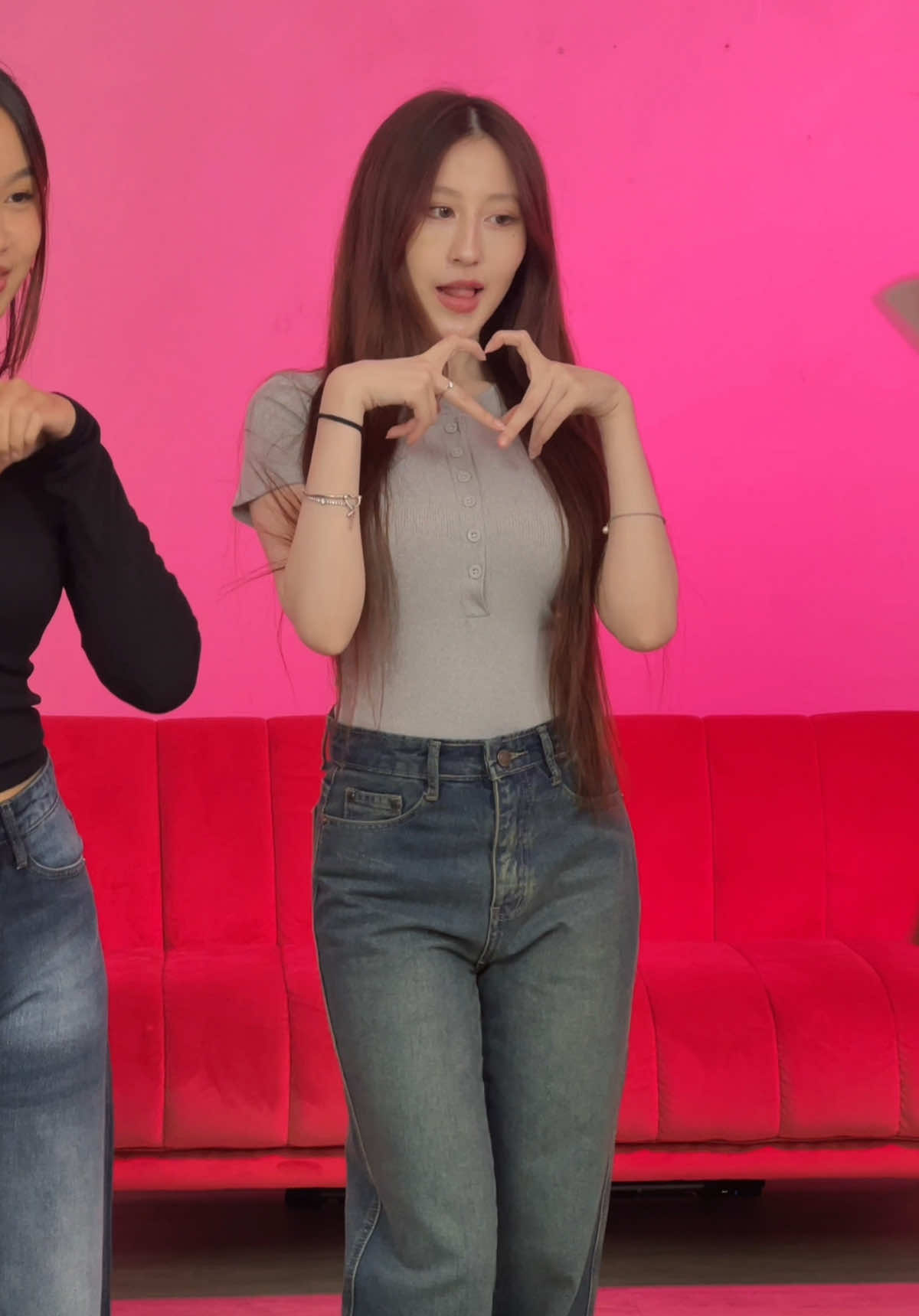 Dance bareng Cesi💃🏻 #TiktokShopOOTD #JinisoEntertainment #Jiniso #jeansviral  #fyp 