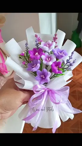 Another pretty little baby😍#flowerbouquet #handmadeflowers #handmade #diyflowers #fuzzywireflowers 