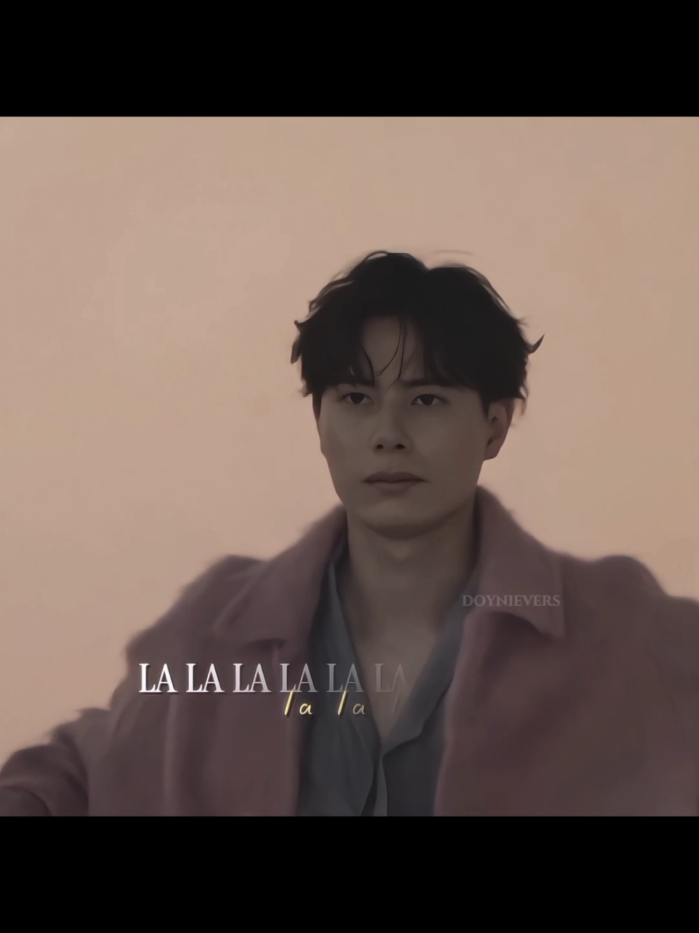 Model Ran is back, AND HE LOOK SO GOOD IN PINK??? HELP HE LOOK SUPER STUNNING #rantakahashi #takahashiran #髙橋藍 #龍神nippon #ryujinnippon #volleyballplayer #xybca #fyppppppppppppppppppppppp 