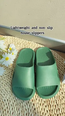 Lightweight and non-slip house slippers #footballshoes#shoes#beachslippers#slippers#outdoorslippers 