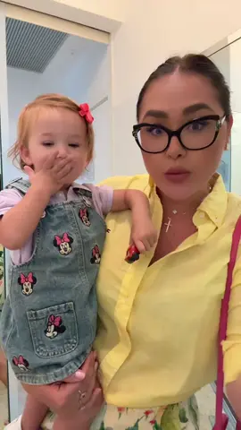 Cosa ne dite ? Un bacio e buona giornata 😘 #outfitinspo #outfitinspiration #fitcheckgirl #momanddaughtergoals #mammaefiglia 