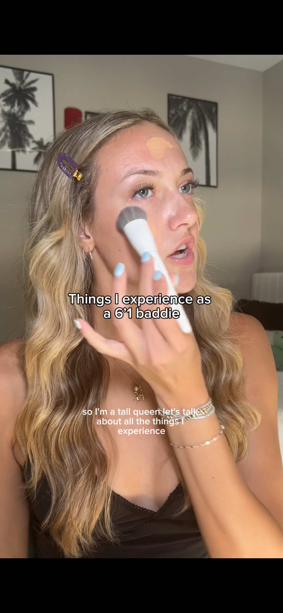 Right after I filmed this I went out and had an old man take me to who I think was his son and say “he’s not afraid of heights” … 🙃 #tall #tallgirl #grwm #makeup #storytime  @caliray beauty @Morphe Cosmetics @DIBSBEAUTY @rhode skin @L’Oréal Paris @LYS Beauty @Charlotte Tilbury 