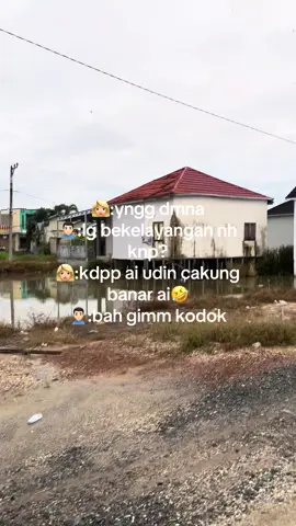 Langsung memagat ketali klayangan lakiannya🤣🤣 #banjarmasin #fyp #layanganaduan #layangulur #fyppppppppppppppppppppppp 