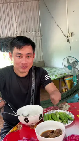 Mời nhà mình ăn cơm với em nhe#xuhuong #xuhuongtiktok 