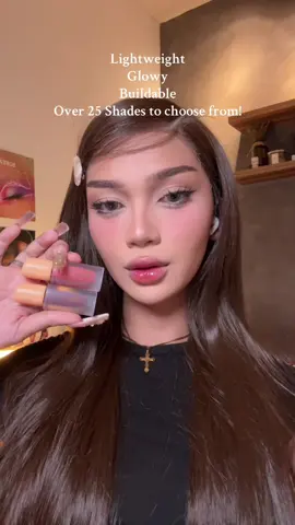 Over 25 shades to choose from, you can MIX and MATCH shades to create your perfect lip combos! Looking fresh all day long–only with Laka's Fruity Glam Tints. 😍 Check out @Laka @laka.global now! #glossylips #dewy #liptint #lipstainph #makeupph