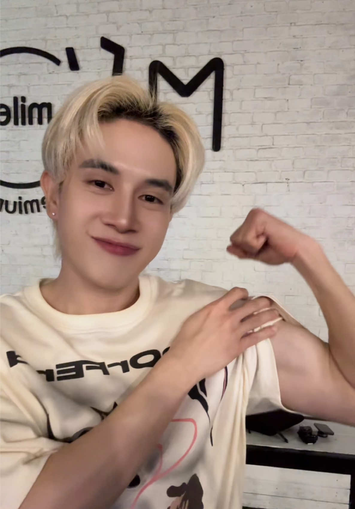 ออกกำลังกายมีกล้ามก็จะแบบนี้ 🥰 @poprak #พีป้านเป็นเพื่อนสนิทกัน 