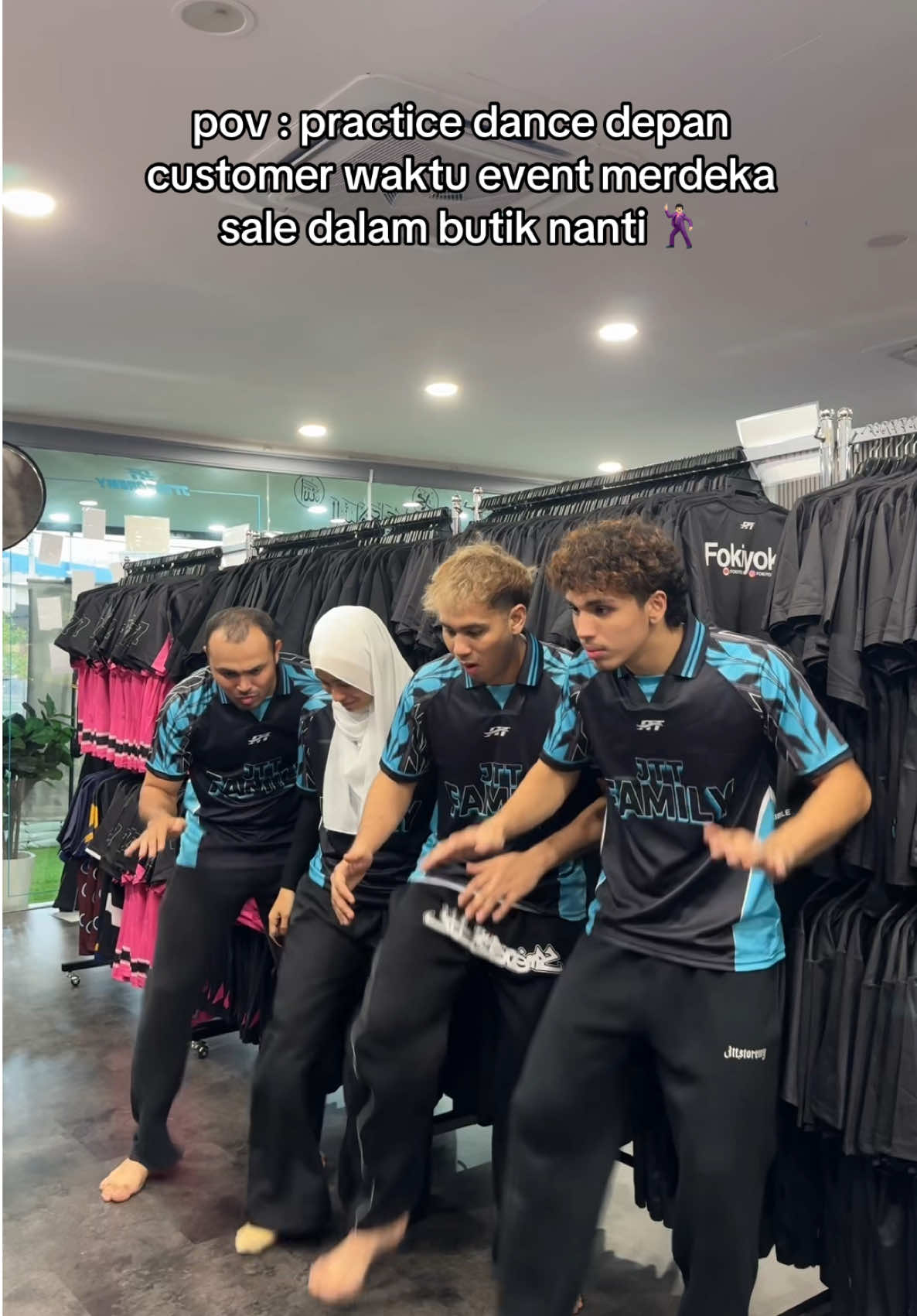 23-24 august , 12pm sampai 10pm .  Waze : JTTSTOREMYHQ