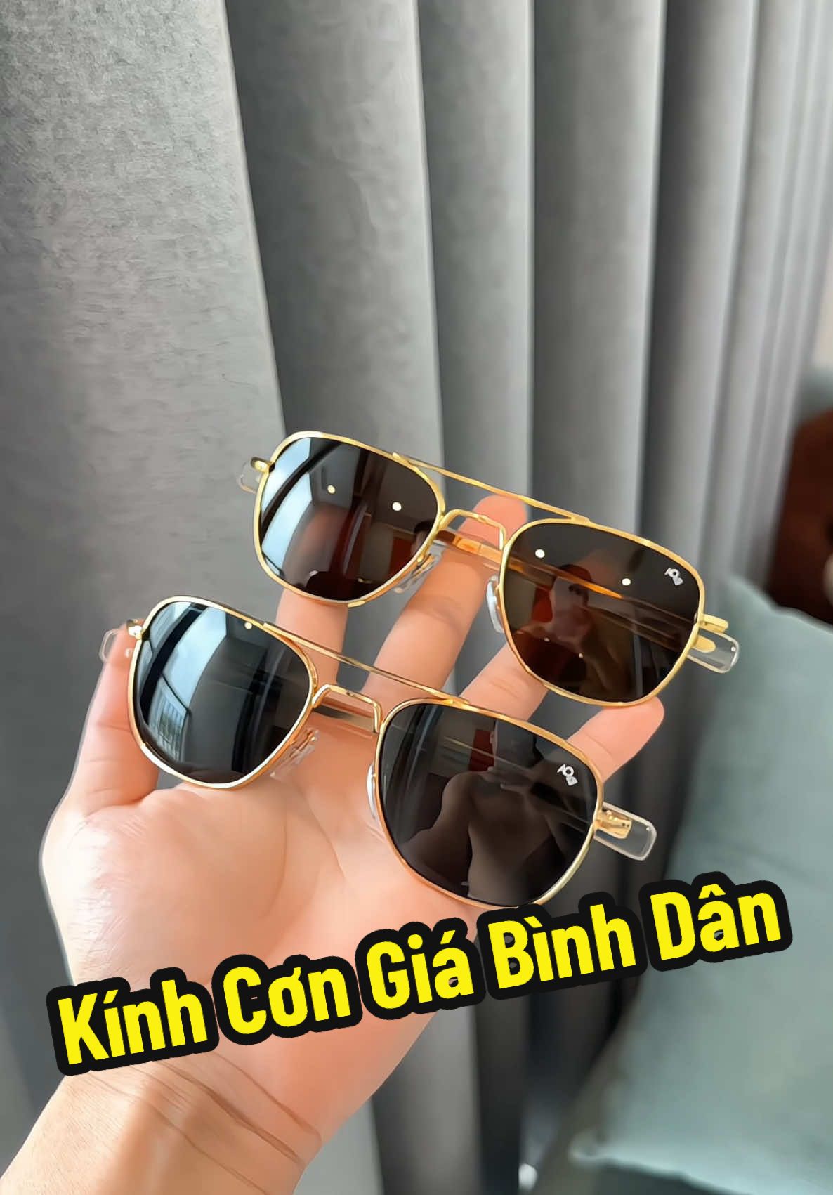 Đi làm hằng ngày mà ko có kính đeo thì nắng lắm các bác ơi 👓 #kính #phukienthoitrang 