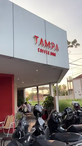 Coffee shop daerah bantul yg tempatnya bikin pw banget apalagi kalo buat ngopag lebih enjoyy bgt 📍 Tampa Coffee Bar Jl. Mgr. Sugiyo Pranoto No.27, Bantul Wr., Bantul, Kec. Bantul, Kabupaten Bantul, Daerah Istimewa Yogyakarta 55711 #coffeeshop #coffeeaddict #coffeelover #coffeeshopjogja #placetogojogja #rekomendasicoffeeshop #bantul 