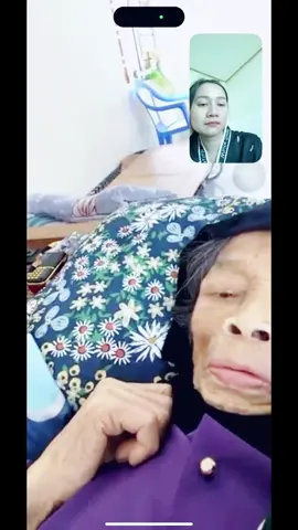 Sao Bà Nội không đợi con vậy bà , còn hơn 3 tháng nữa con về rồi mà , lúc con đi Nội còn bảo làm nhiều tiền rồi tết về chơi, còn bảo con ăn nhiều cho khoẻ , lúc nào gọi cũng hỏi con ăn cơm chưa ? Có khoẻ không? Giờ Nội Đi rồi, con cũng không về được, con đau lòng lắm nội ơi ❤️