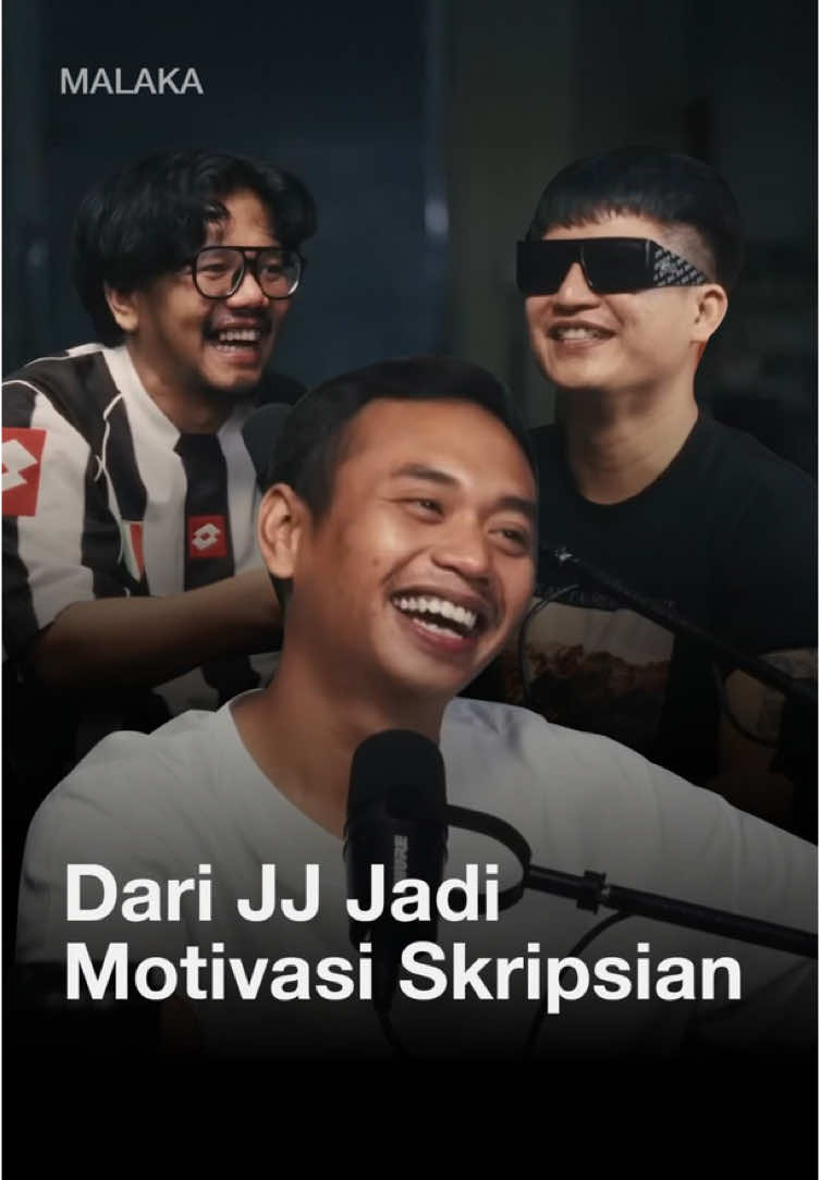 Banyak yang ngira JJ itu cuma hiburan receh. Tapi faktanya, Pasming Based justru jadi motivasi banyak orang buat beresin skripsi, lulus sidang, sampai lanjut S2 ke luar negeri. Selengkapnya obrolan bareng Pasming Based ada di YouTube dan Spotify Malaka. #Malaka #MalakaCinematicPodcast #PasmingBased @Pasming Based 