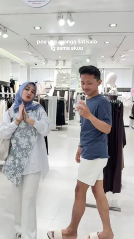 Membalas @niss rapi cantik wangi rapi cantik wangi sama ceria tp cpt bete juga😙 #ootdfashion 