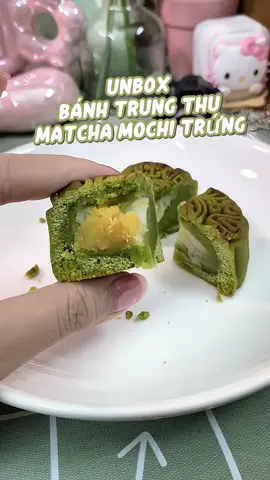 Cả TikTok rộn ràng em này nên cũng phải đặt thử xem sao. Ăn cũng được. Tui vẫn kì vọng sẽ chuẩn vị matcha hơn #embe1m55 #genzreview95 #review #banhtrungthu #banhtrungthumatcha 