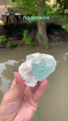 Beautiful aquamarine specimen combine with Albite and two thin black tourmaline and double terminated ❤️✅ And also color is well 🤞 Origin:- Afghanistan 🇦🇫  Total weight:-153gm  #viralvideos #viral #reelsinstagram #gems #tourmaline    