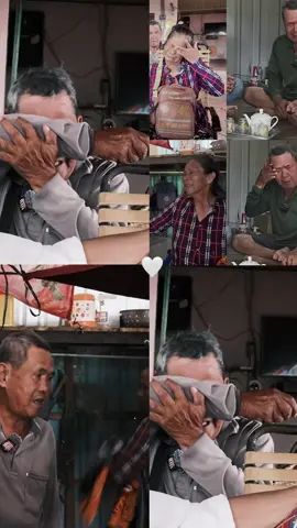 Chỉ là người xa lạ mà coi clip hong kiềm lòng được luôn. Thương chú Minh bao nhiêu lại giận cô Giao bấy nhiêu . Người cưu mang giúp đỡ cô 10 năm nay , giờ cô bỏ đi còn 1 mình chua đơn độc quá hix