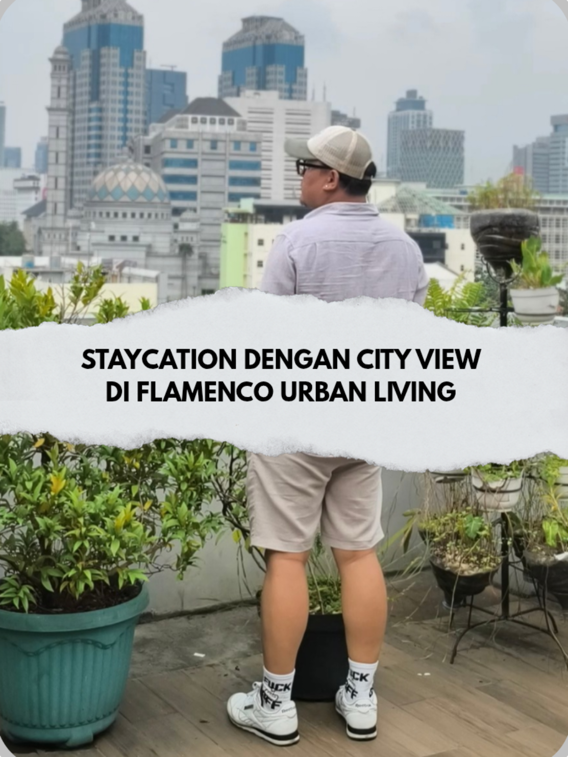 Staycation cuma 200ribuan tapi view dari Rooftop nya secakep ini  #nginepserudulu #staycationmurah #staycationhematchallenge #staycation #flamencourbanliving 
