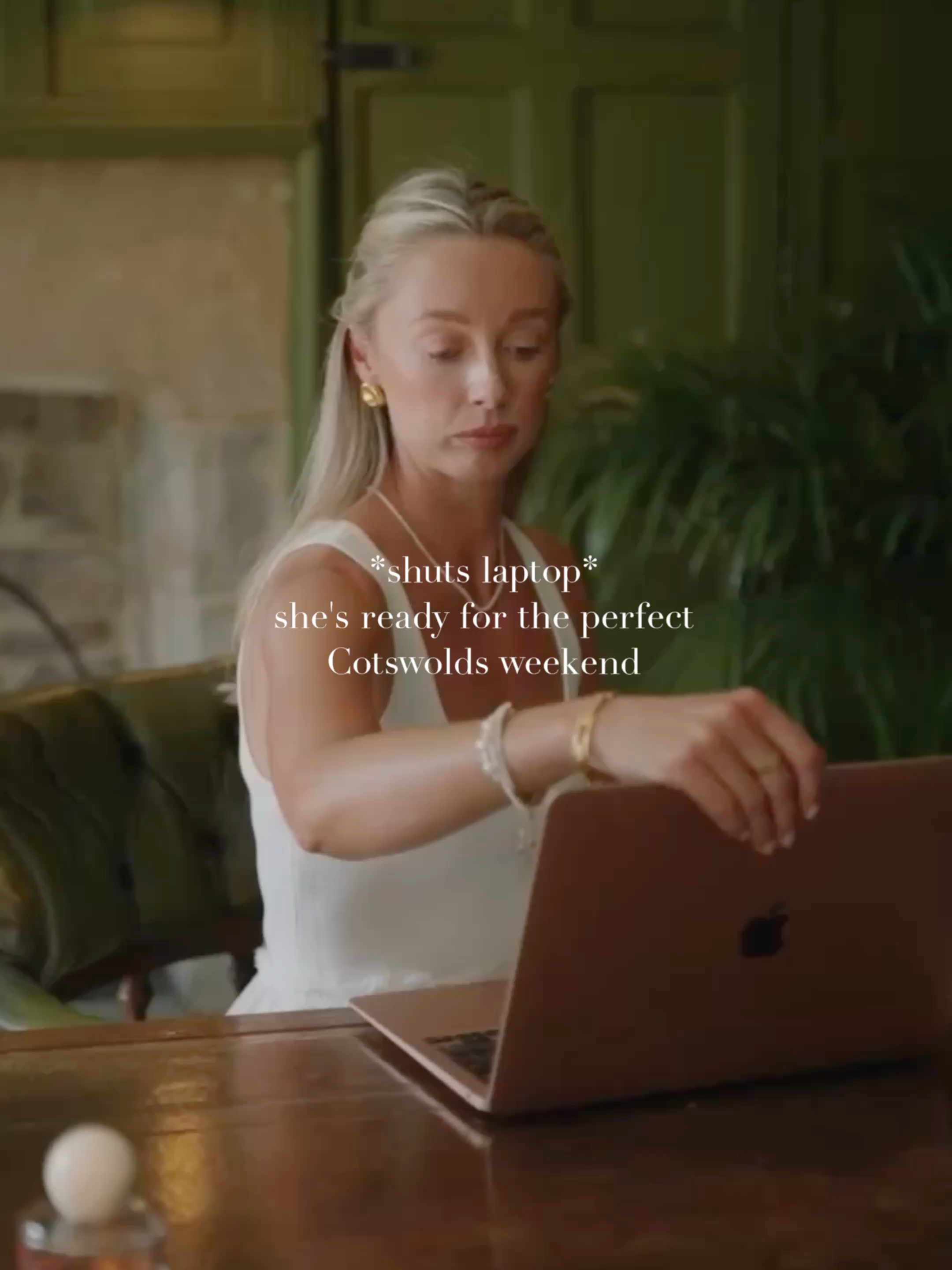*Shuts laptop* and she's ready for the perfect Cotswolds weekend 🍁🫶🏻 Don't forget you can shop all my looks directly through the link in my bio. ##cotswoldslife