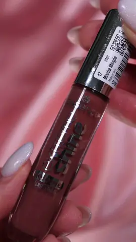 Essence Extreme Shine Volume Lipgloss 17 Mocha Mingle @essence.cosmetics  Unbezahlte Anzeige  #essence #essencecosmetics  #essencelipgloss #lipgloss #essencenew essence New products  essence New makeup  essence autumn winter 2025