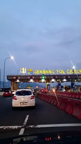 bagja jeung cinta #dijalan #jalantol #cileunyi #lagusunda #doelsumbang 