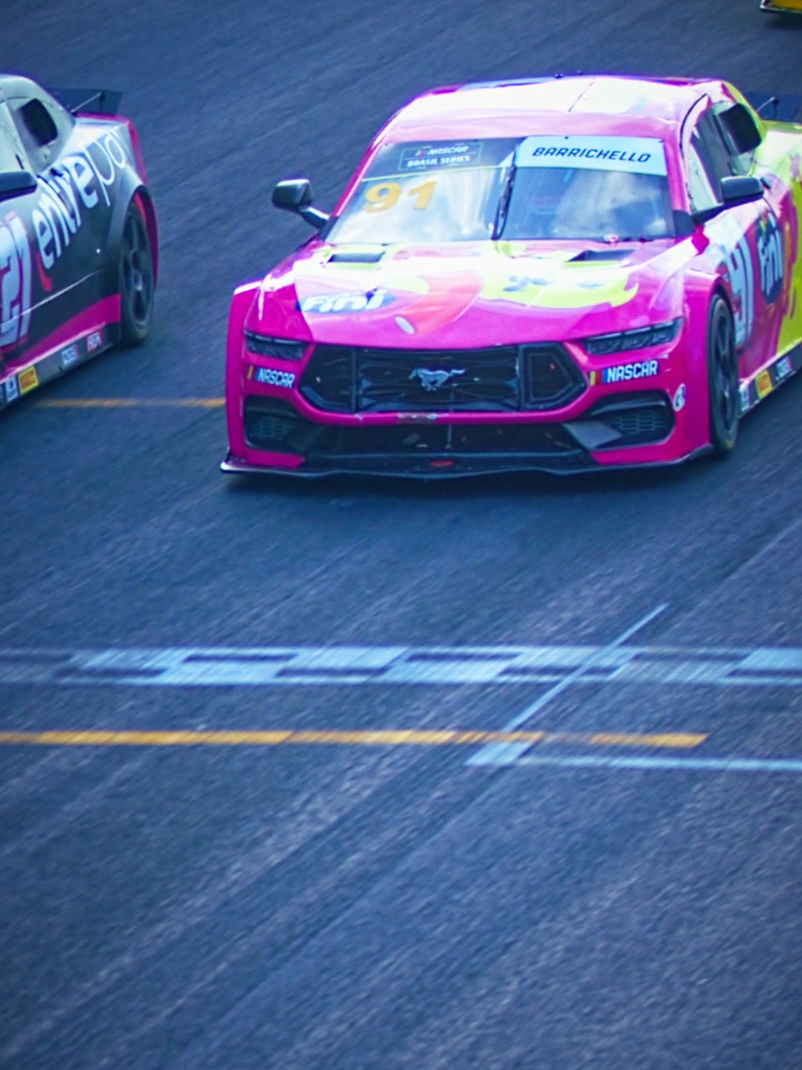 Quem será o campeão da NASCAR Brasil 2025?  Eles falaram. E prometeram emoção até a última volta! ➡️Confira e marque nos comentários o seu favorito! 📺 Ative o 🔔 no Youtube  da @NASCARBrasil 🇧🇷 | 6ª ETAPA 📍 | @Velocitta - Mogi Guaçu/SP 🗓 | 23 e 24 de agosto 📽 @virtusbroadcine / @sigcombr #NASCARBrasil #NASCAR #NASCARBrasilSeries #Velocitta #temporada2025 @petrobras @govbr @chevroletbr @karterlubrificantes  @frum_oficial  @militec1brasil @pirelli_br @servitecdinamometro @tecpads @nano4youbrasil @sparcobrasil @zanoello @graxa.oficial