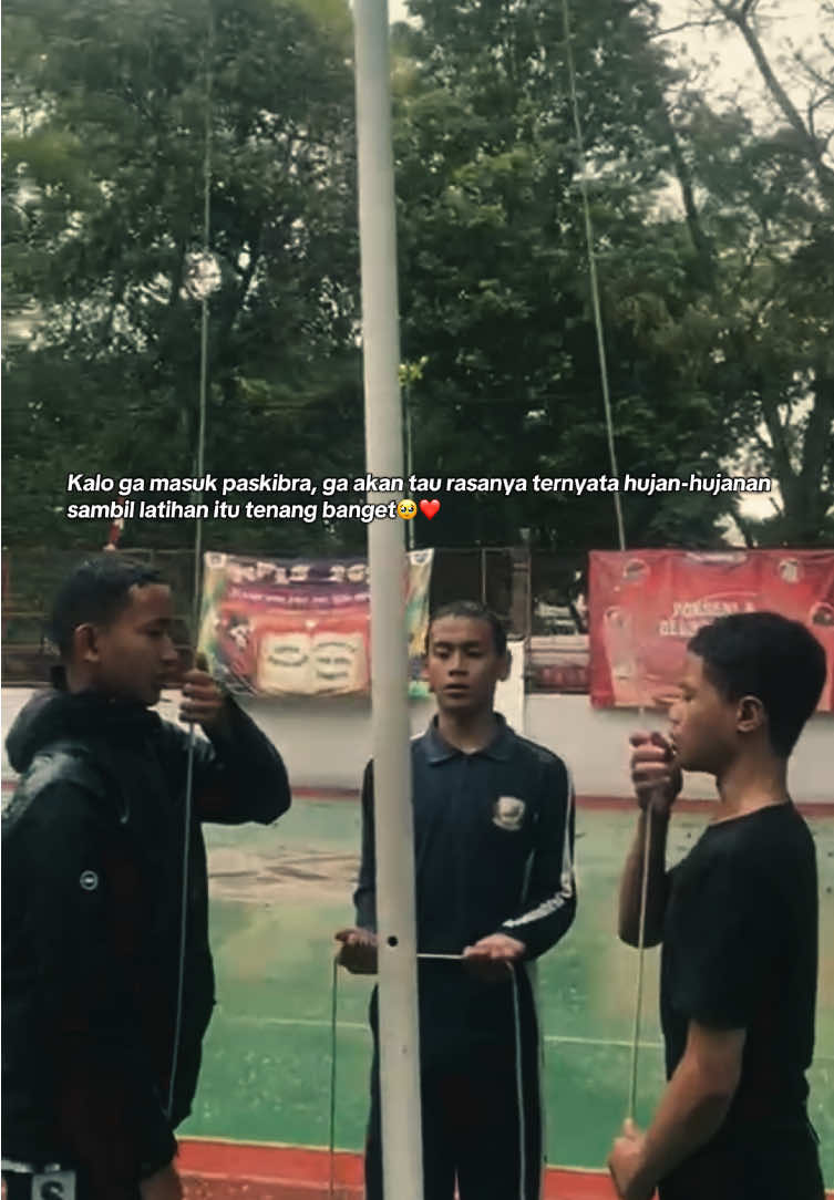 Anak paskibra emang kuat-kuat ya❤️ #bripara7bdg #pembaris l #paskibra #sekolah #fyp 