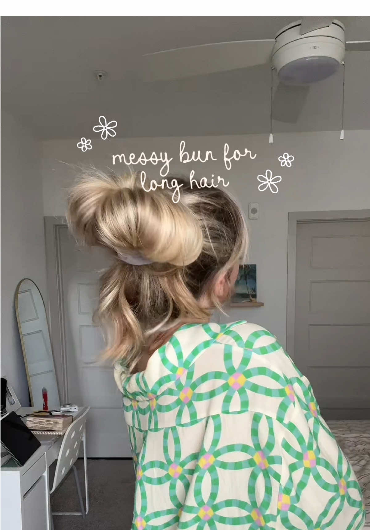 trying to do more things with my hair because i wear it down everyday ⭐️🌷🌼 this works great with curled hair!  #messybuntutorial #hairtok #hairstyles #