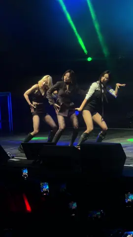 UAU in Buenos Aires 🇦🇷 for UAU 2025 The 1st FanCon [Playlist #You Are You] in Grand America  #UAU #Dreamcatcher_UAU #유아유 #인썸니아    