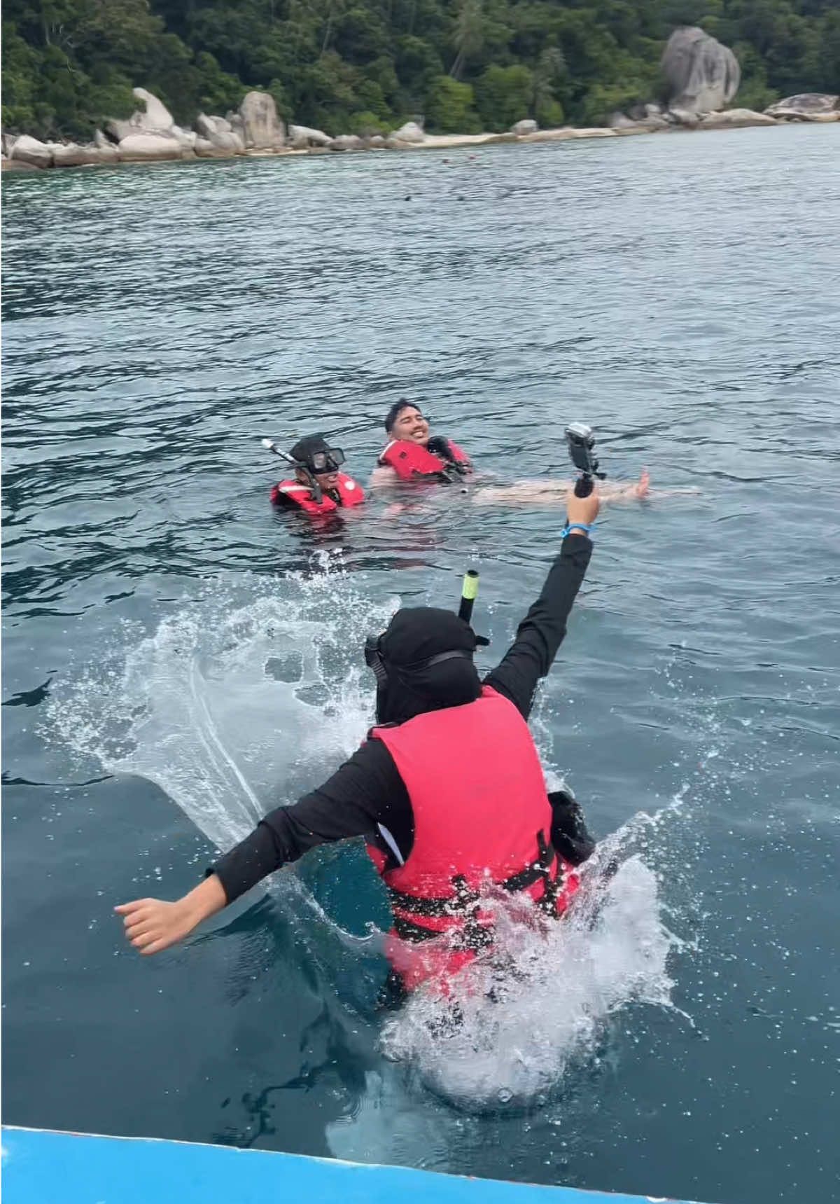 Rate our jump 💯  #snorkeling 