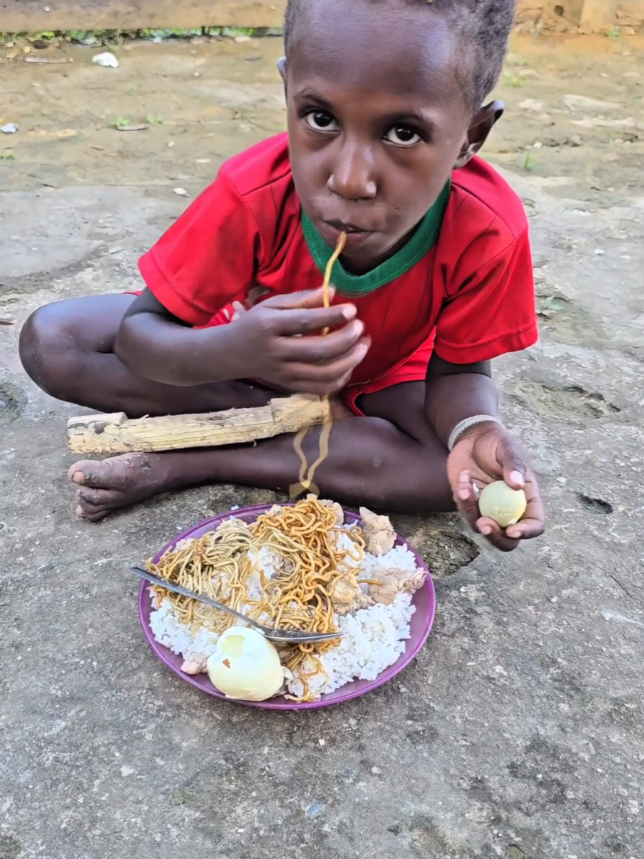 Yang tiap hari masih bisa makan 2x sehari, kalian harus banyak