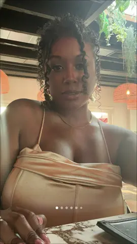 It’s something about getting dressed up makes me feel good! 💕 But let me tell yall, this dress from Windsor was on clearance and came right through! And the earrings! 😍 I wore @Boombaofficial bra inserts to keep the look seemless and the girls up! #boomba #windsor #weddingguestdress #goldlook #goldaccessories #formalwear #goldearrings #statmentearrings 